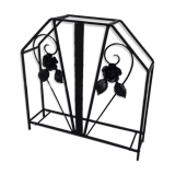 Pink-decorated iron umbrella door.