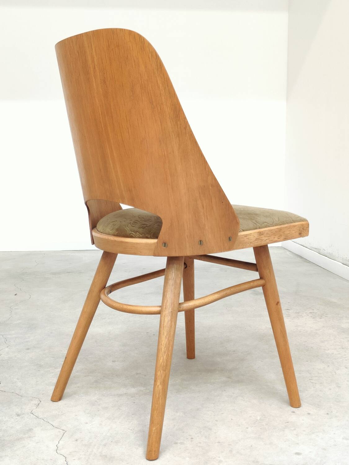 Set of 4 chairs model 514 by Radomir Hofman for Ton 1960