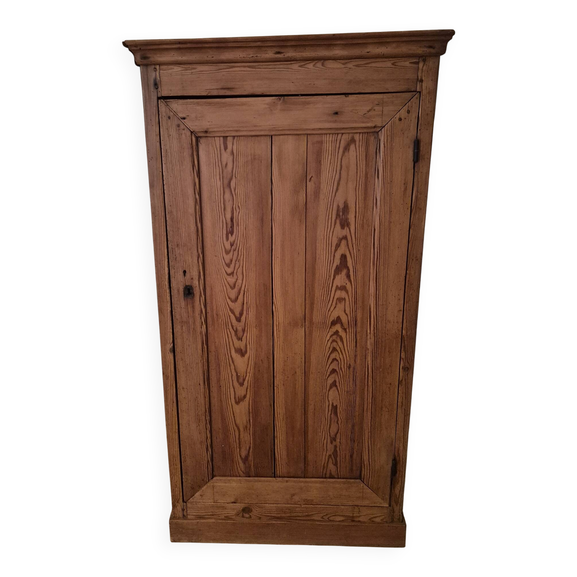 Antique bonnetière