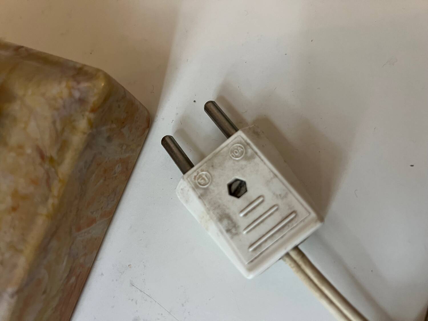 Vintage art deco beige marble lamp base