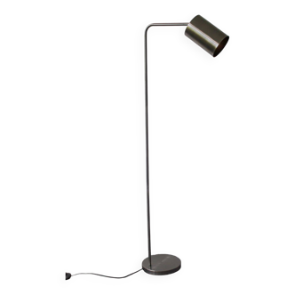 Adjustable floor lamp, minimalist style.