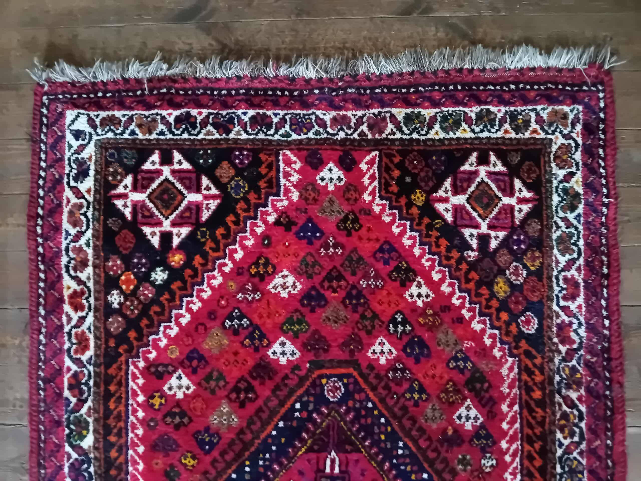 Handmade Persian Qashqai Rug 156x115cm