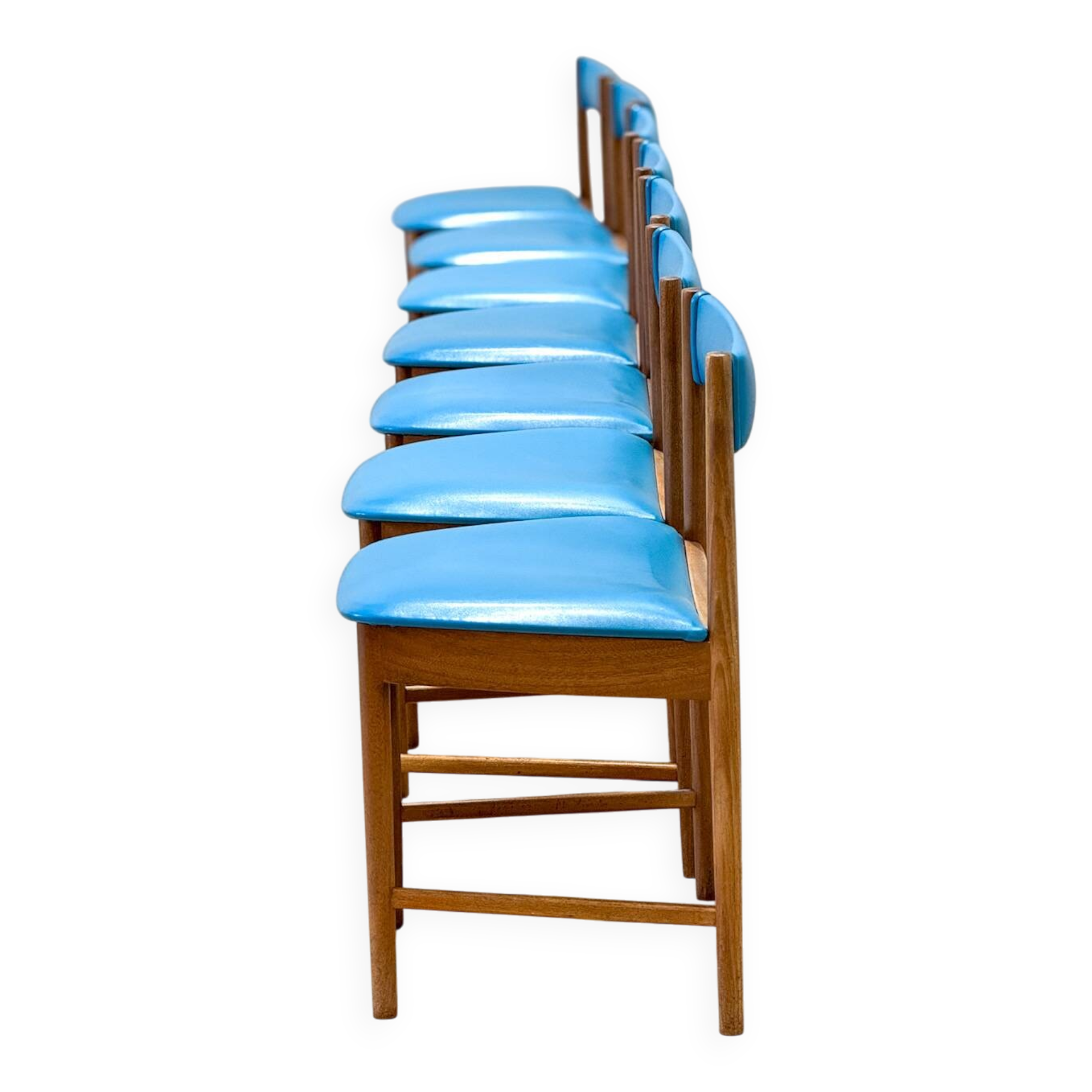7 chaises de salle à manger McIntosh en vinyle bleu