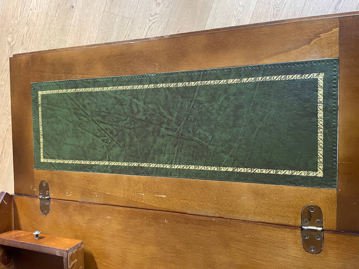 Secretary with drop-leaf in Louis XVI style – patinated wood and interior co