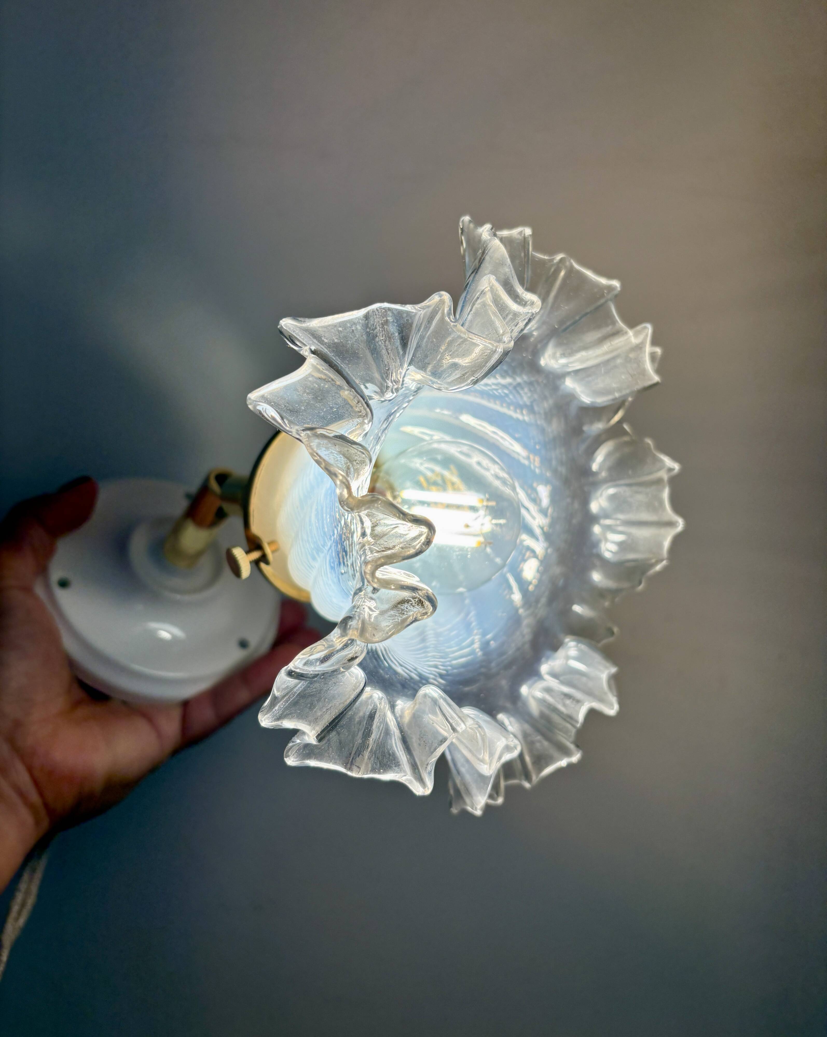 Vintage tulip wall lamp in white and transparent glass