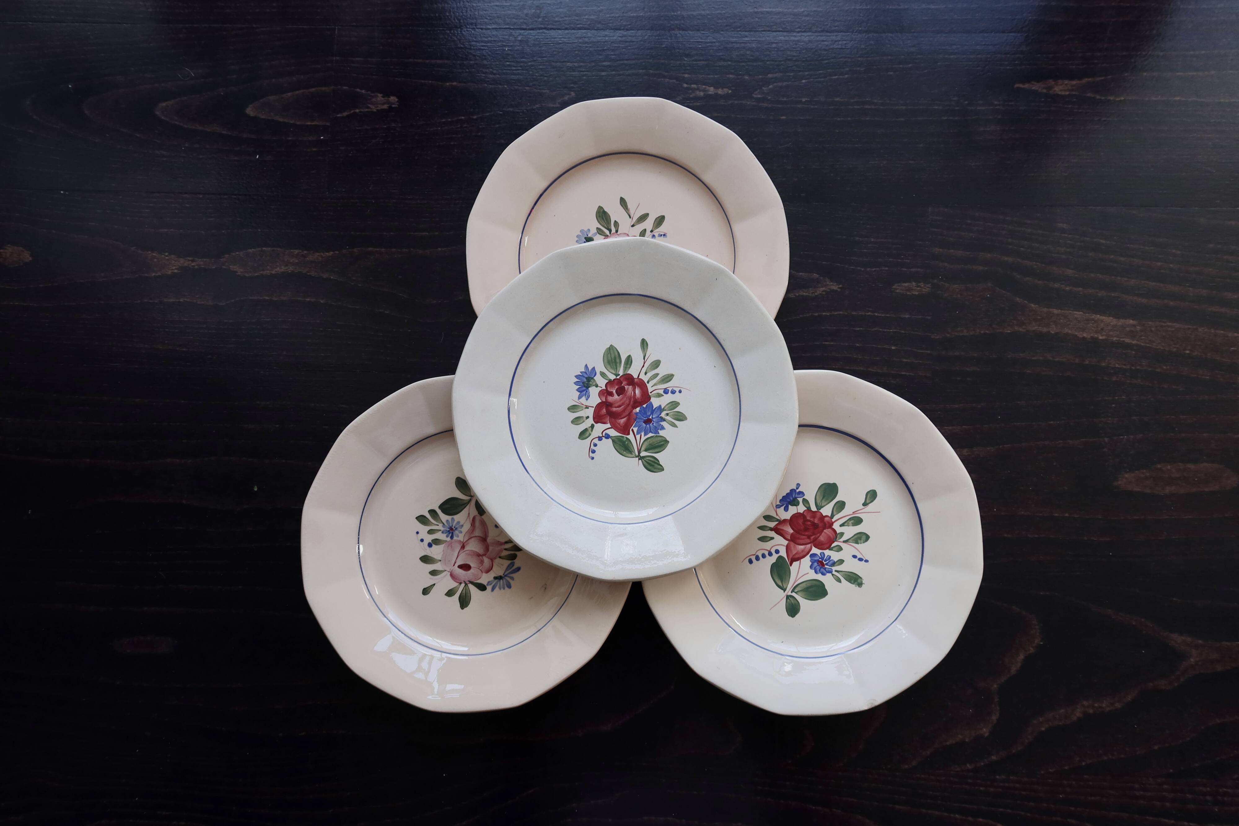 4 vintage Digoin Sarreguemines dinner plates 9177