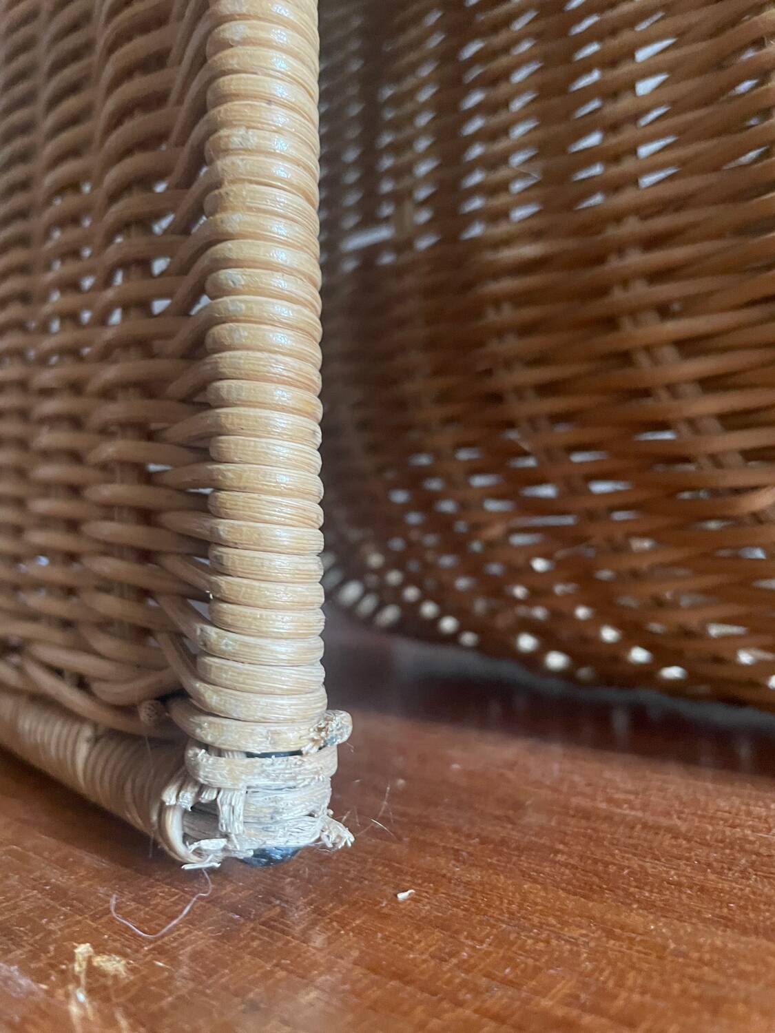 Wall-mounted rattan magazine rack