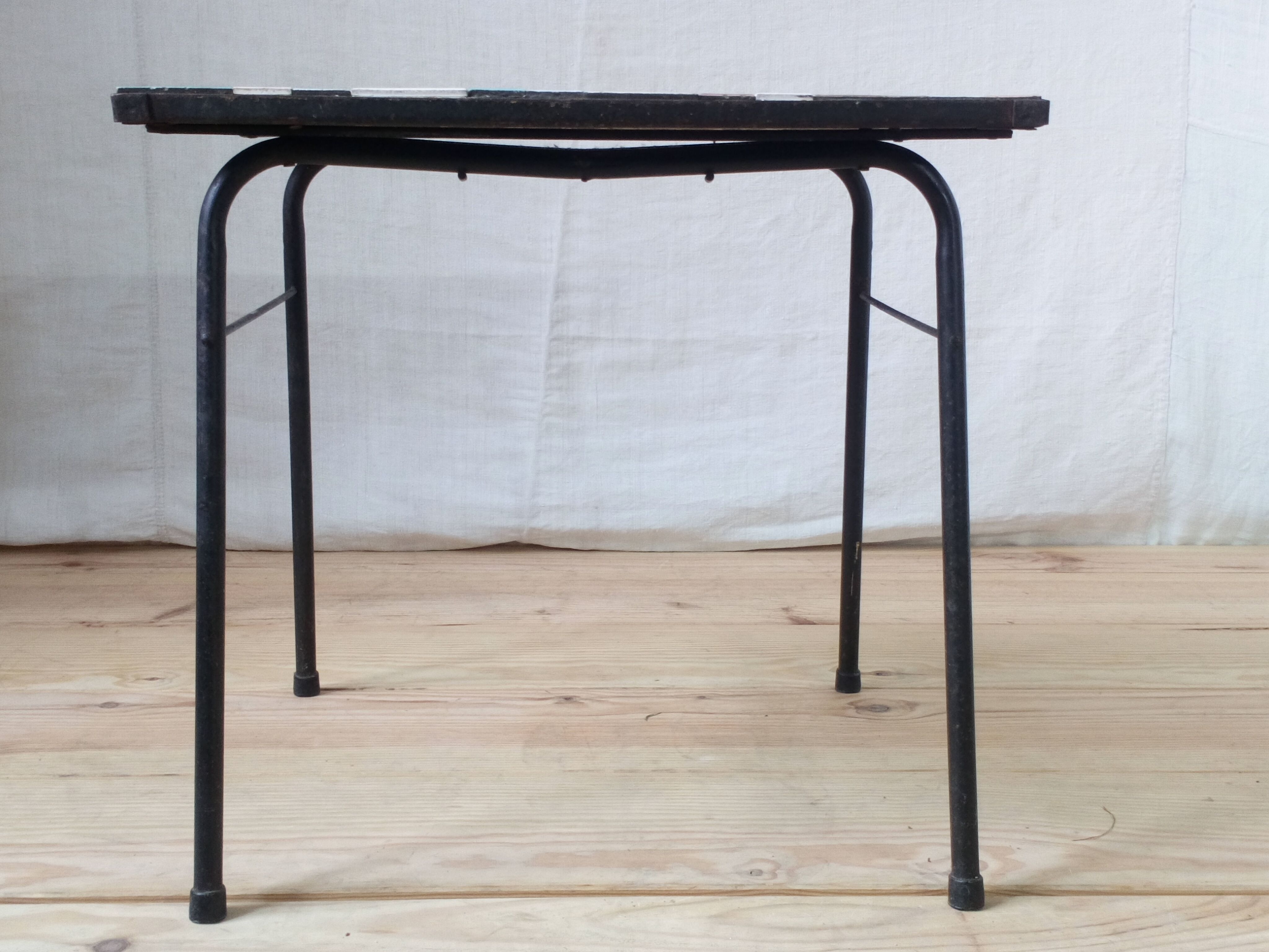 Table low 1950 ceramic multicolor vintage