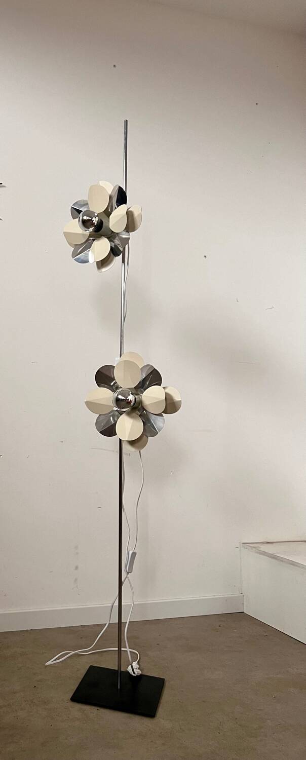 2-light flower floor lamp in French design metal from the 70s vintage