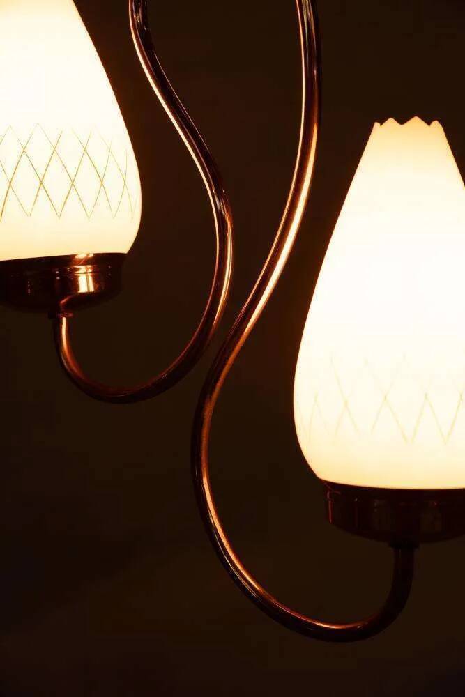 Suspension Midmod suédoise années 50, lampe vintage en opaline