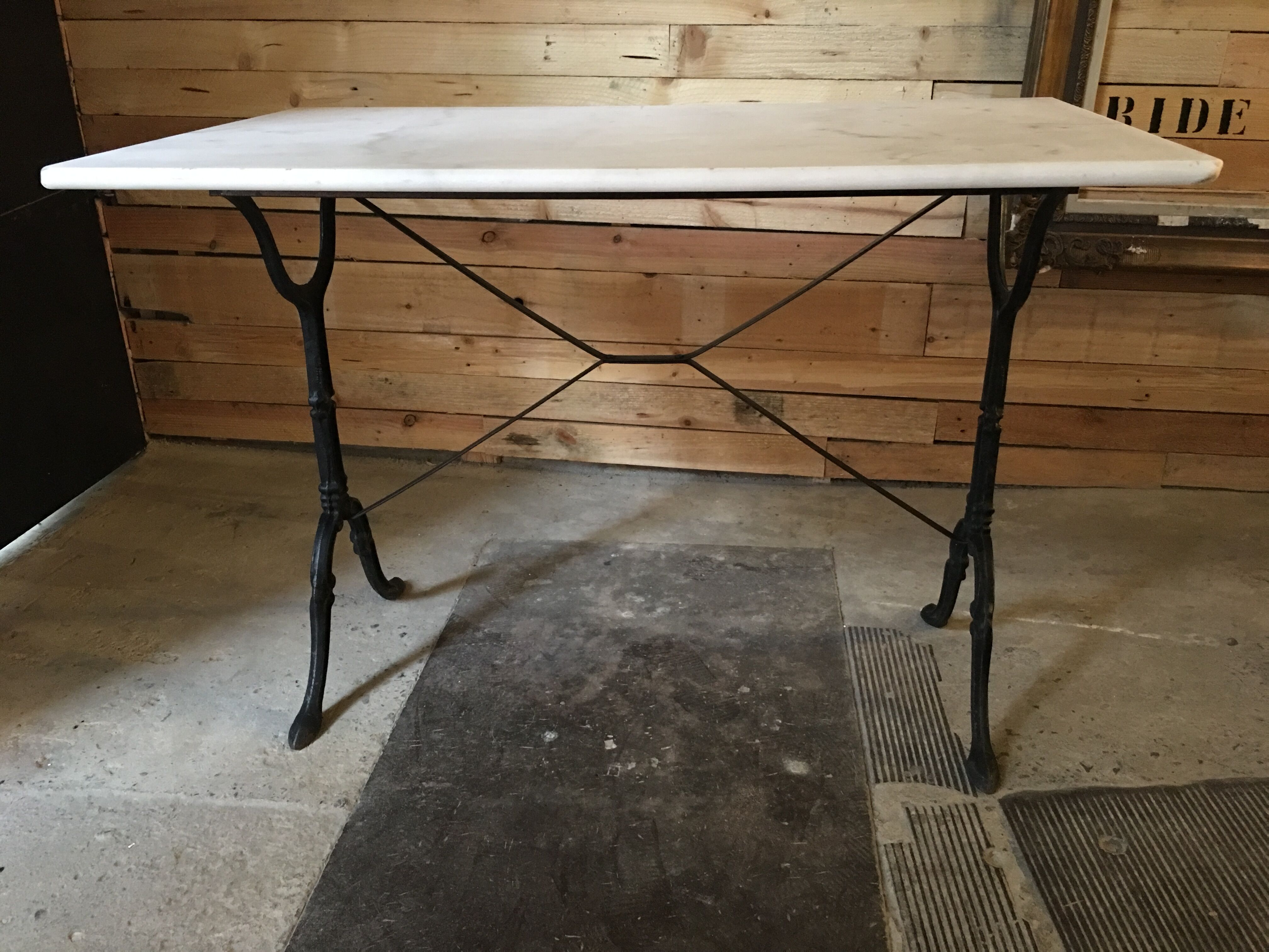 Bistro marble table