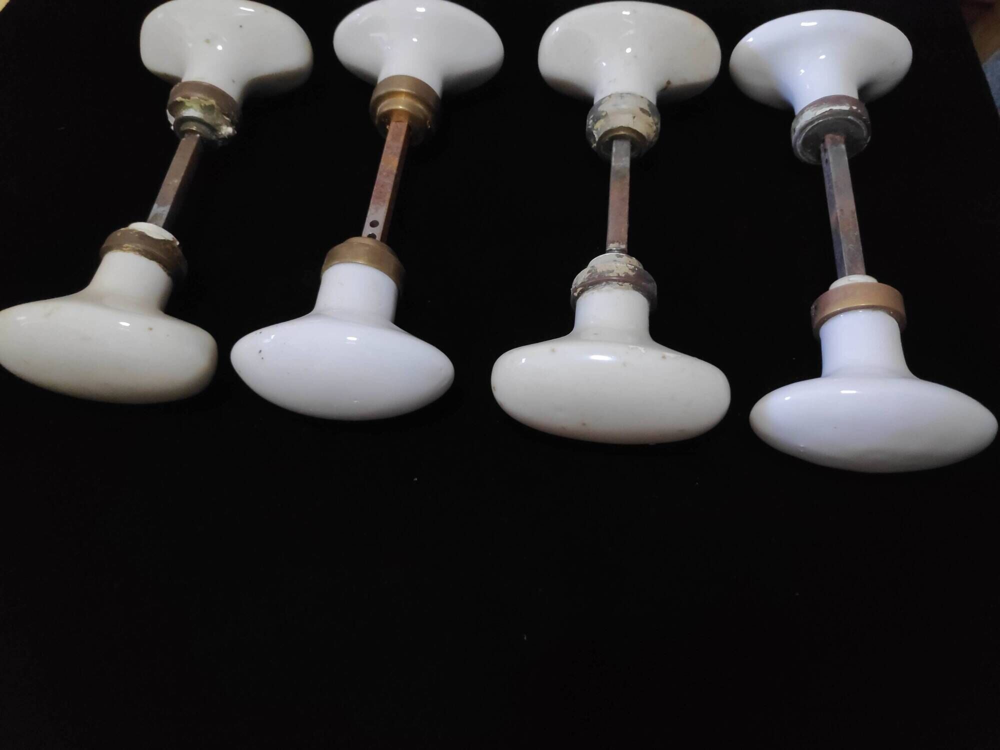 Set of 4 pairs of porcelain handles (B-0023)