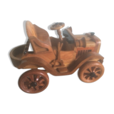 Voiture ancienne en bois