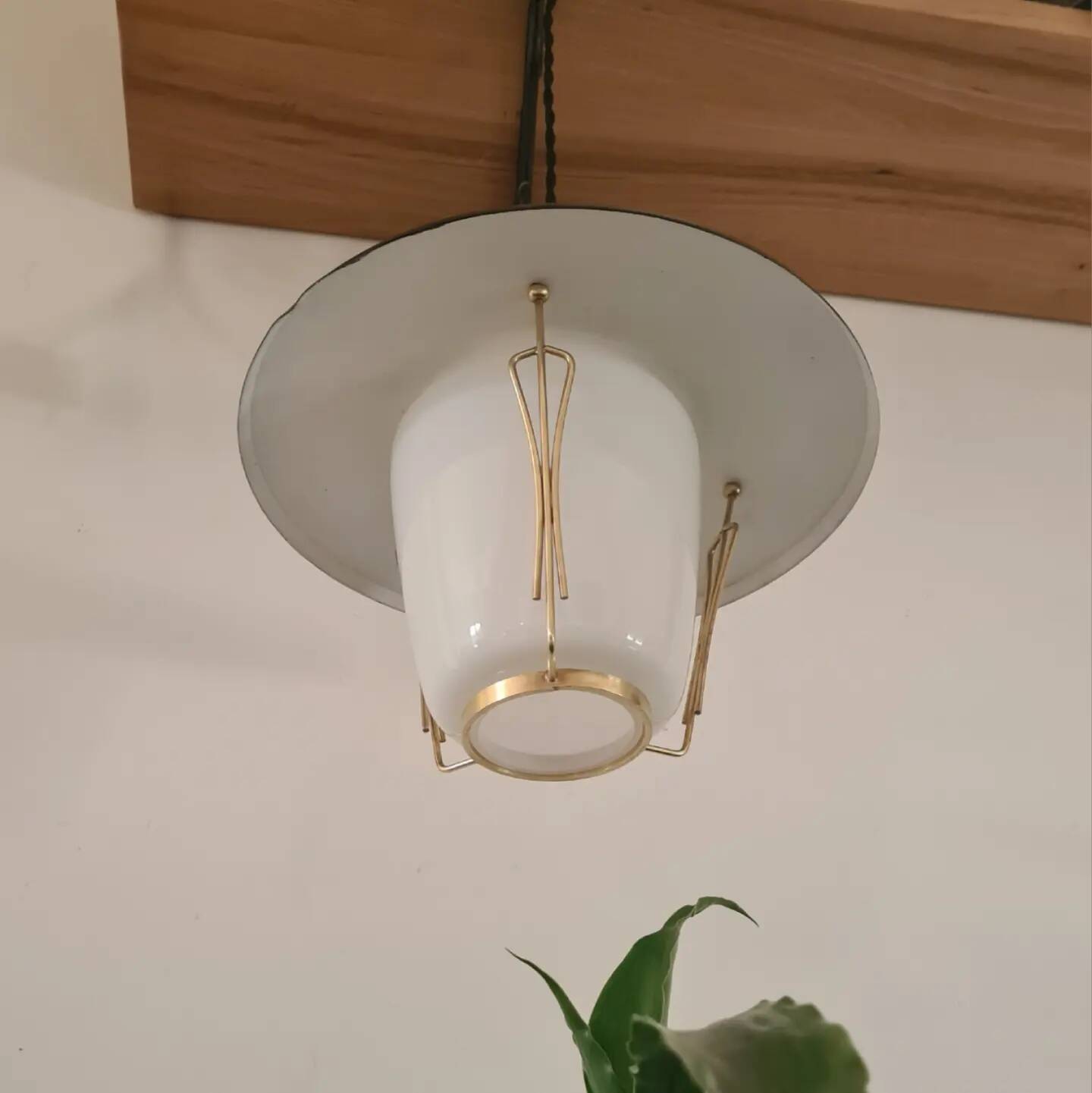 Vintage suspension sheet brass opaline glass