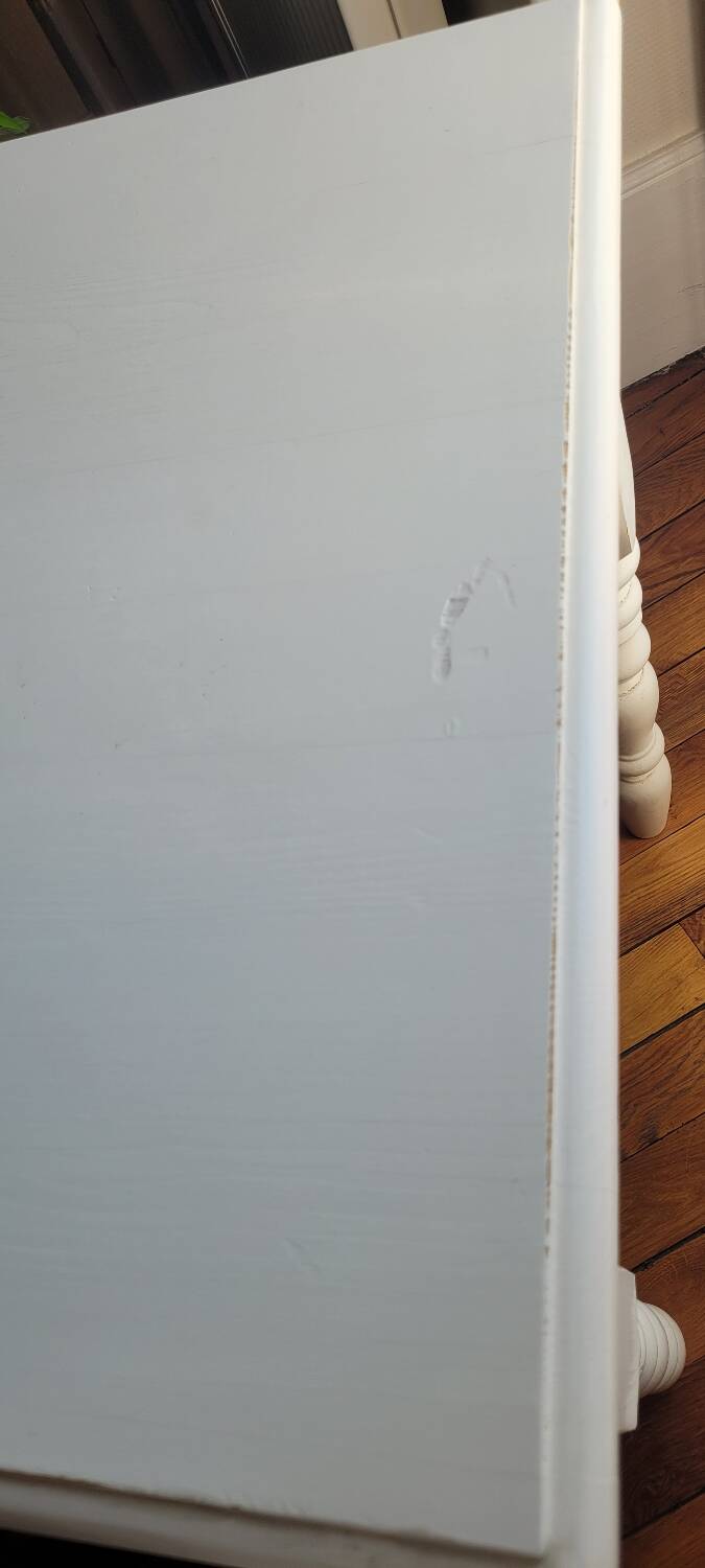 Wooden desk in Provençal style