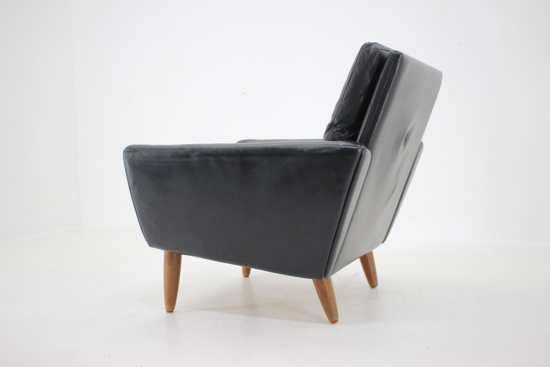1960s black lether danish armchair