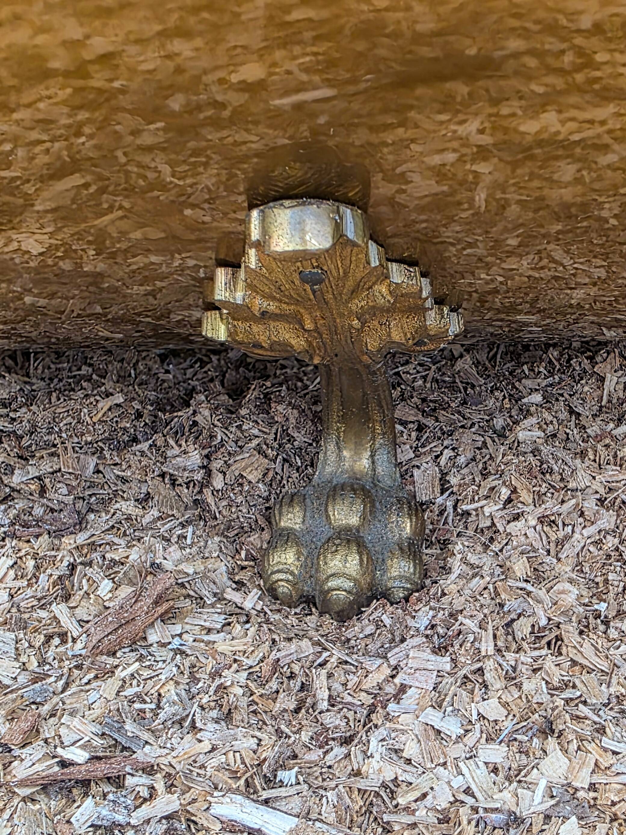 Brass log basket, claw feet, 1960s