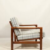 Fauteuil vintage, coussins à carreaux neufs, état d'origine du bois des années 1970