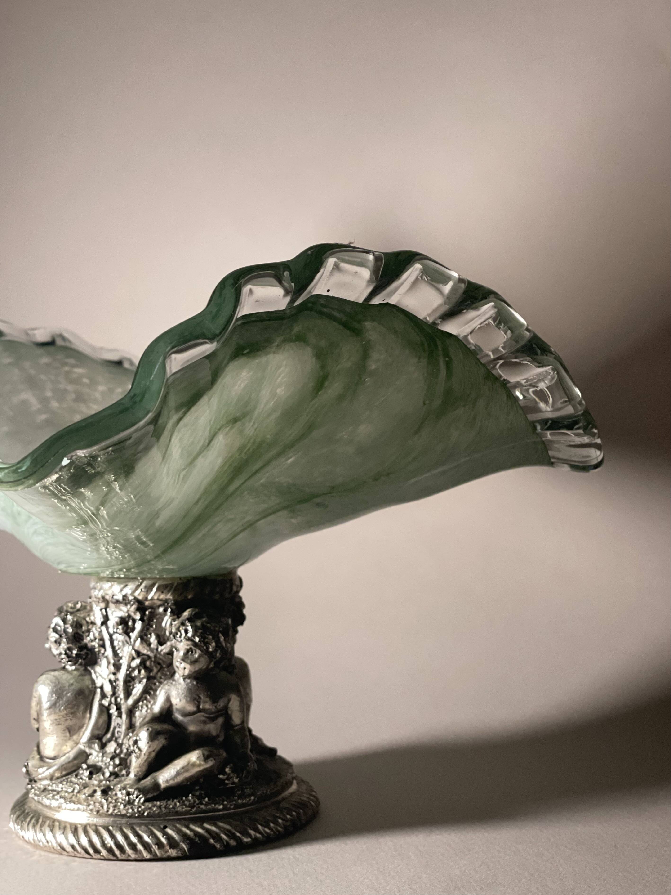 Centrepiece bowl LA MERIDIANA in blown glass on a silver pedestal.