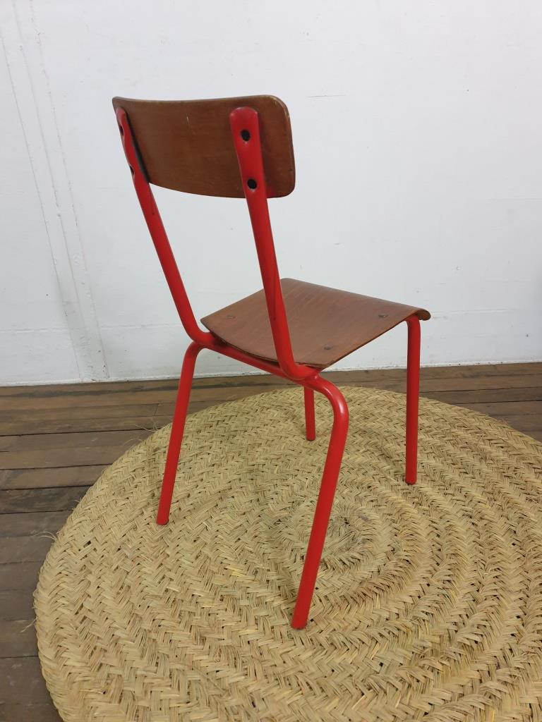 Chaise d'école enfant