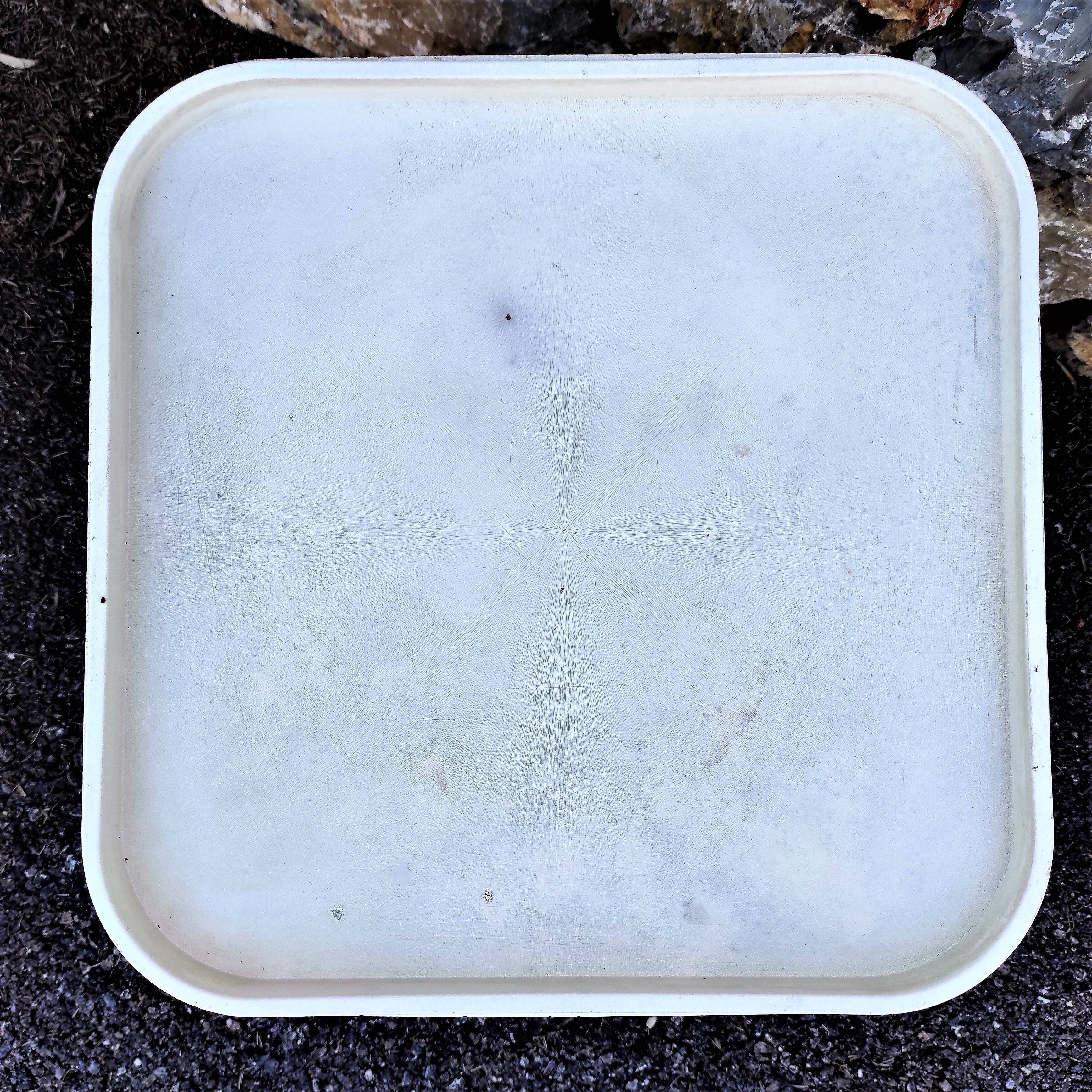 White plastic furniture kartell 4970 by anna castelli