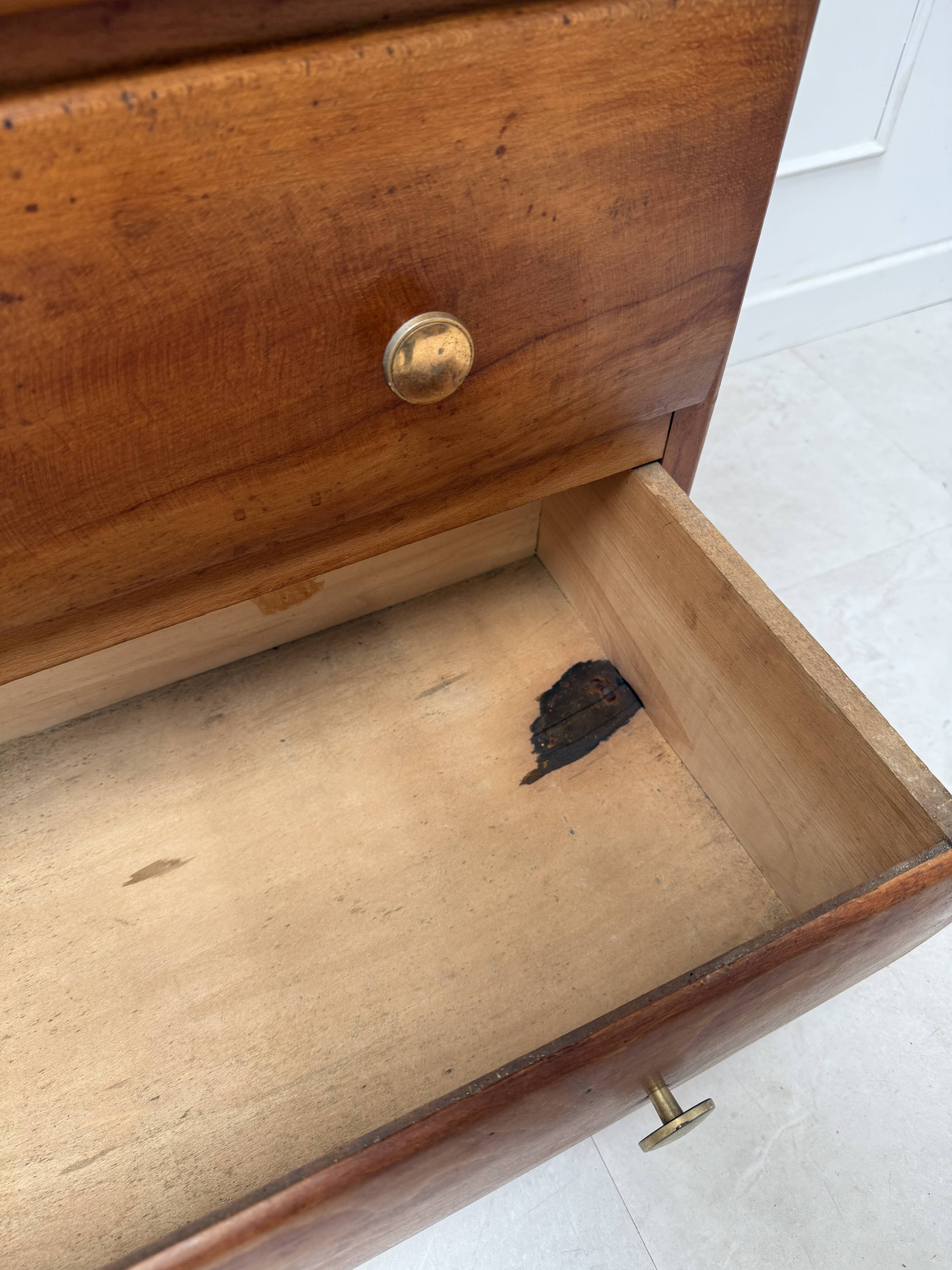 Commode vintage