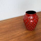 Strawberry ceramic vase from the mid-century by Fratelli Fanciullacci for Bitossi, 1960s.
