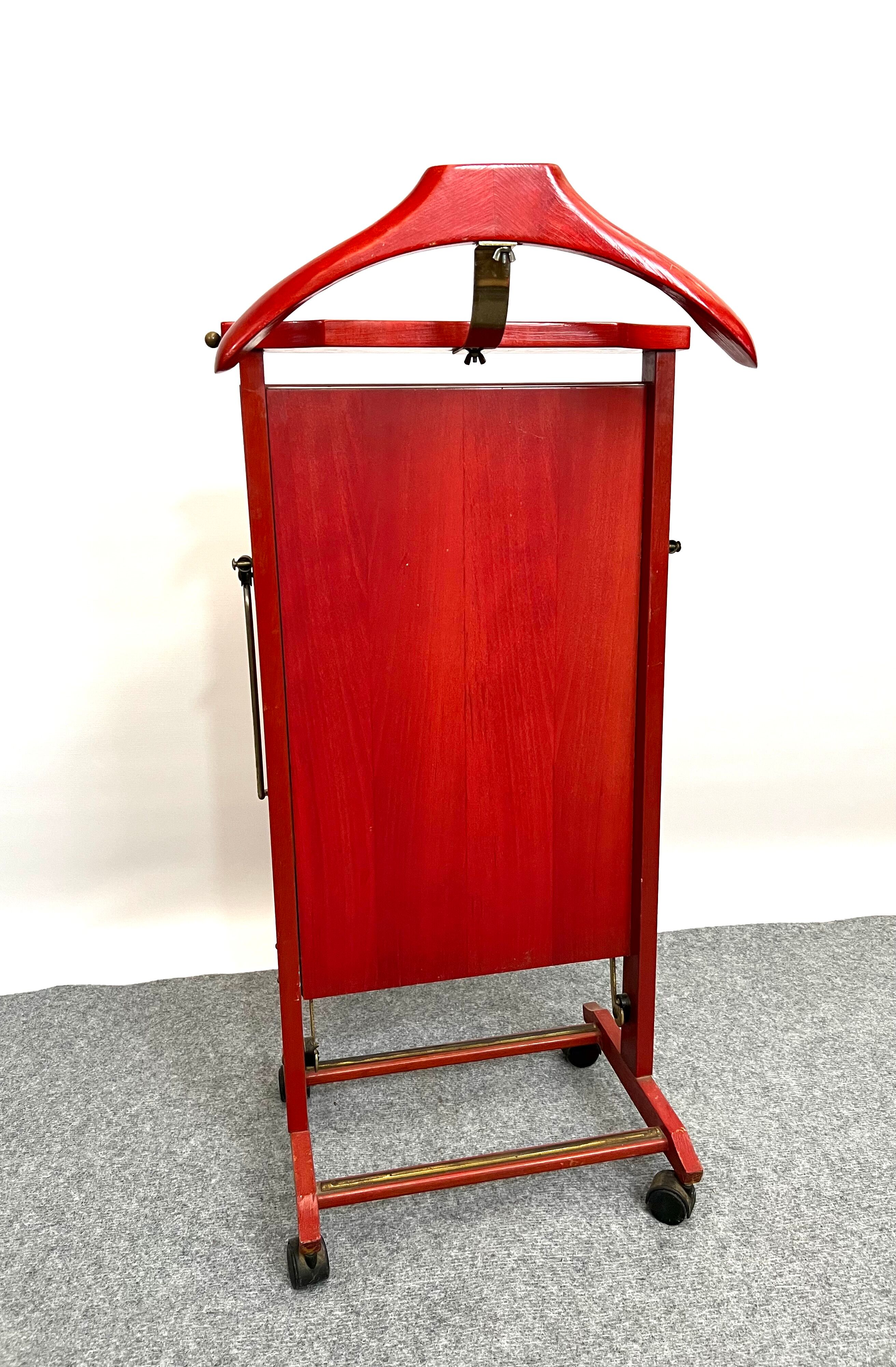 Night valet for Fratelli Reguiti