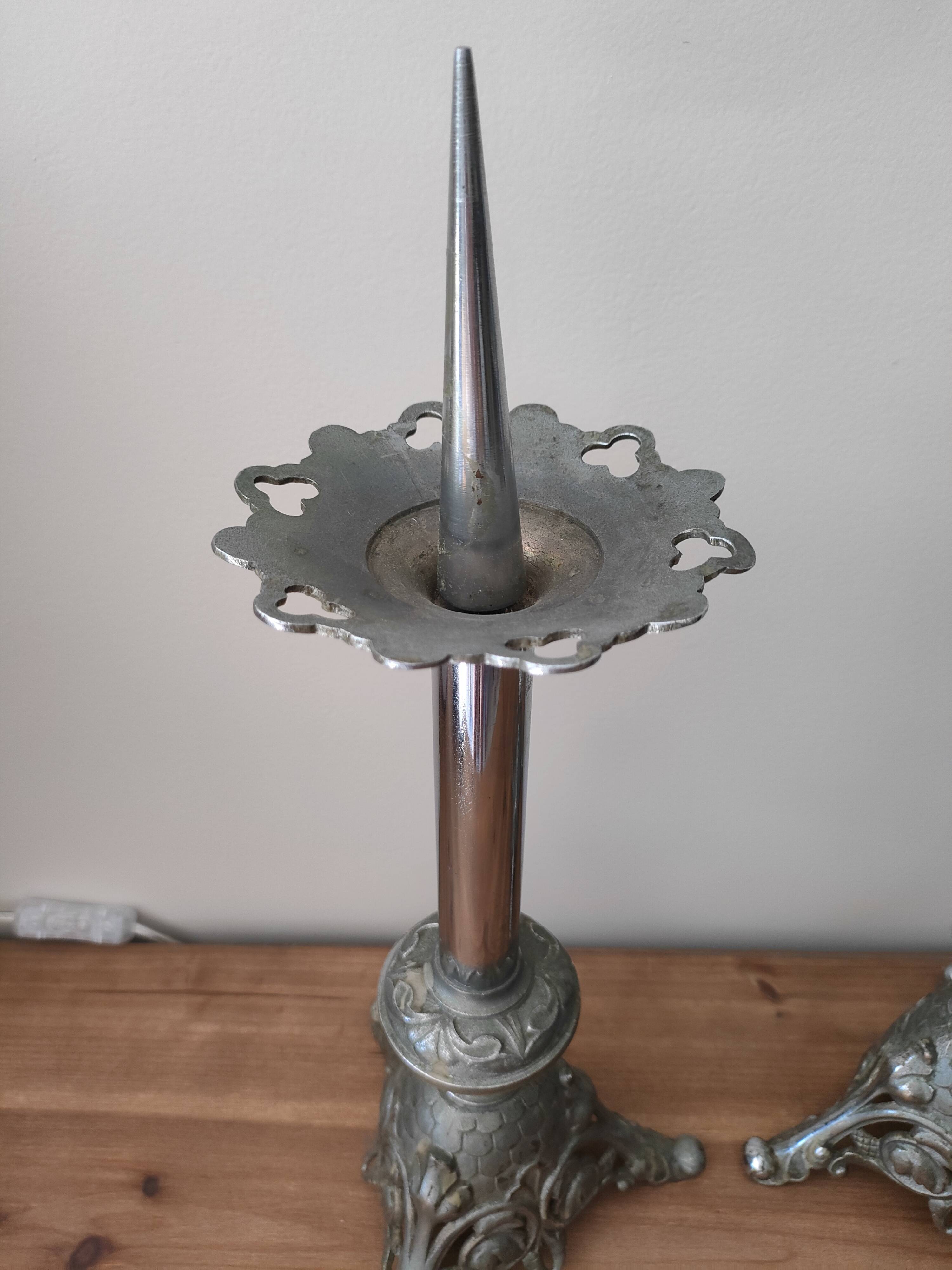 Pair of silver-plated candlesticks from the 19th century.