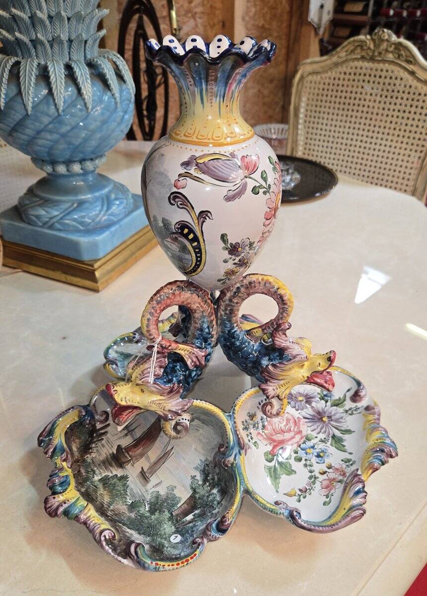 Large centrepiece in earthenware, hand-painted: Jules Verlingue workshop