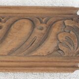 Fronton en bois ancien