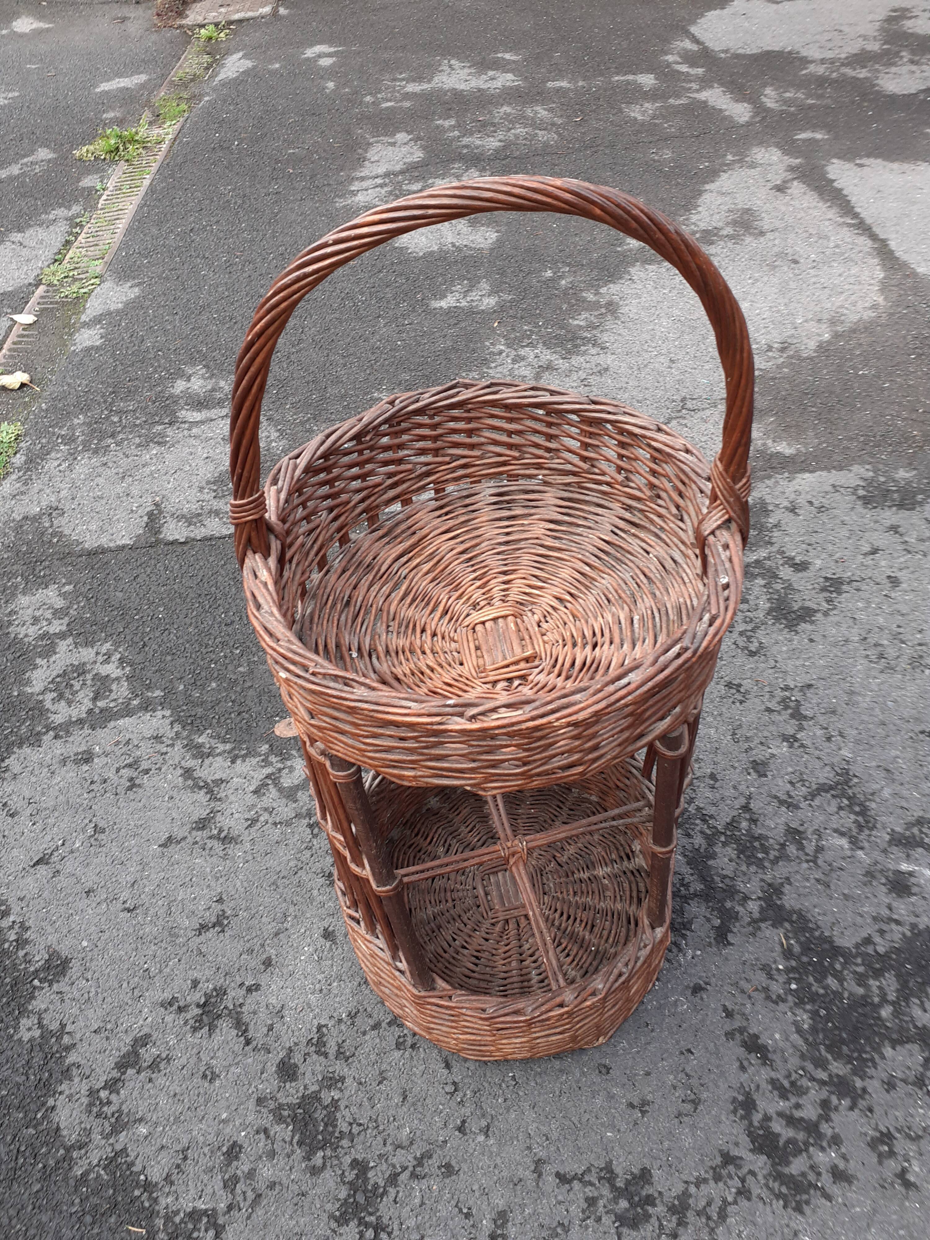 Rattan bar