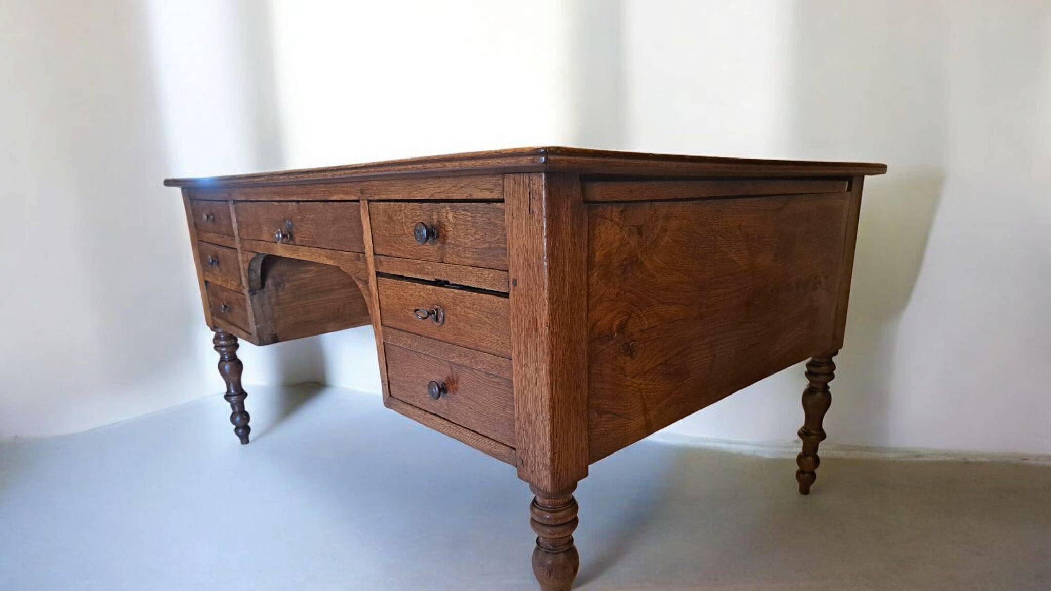 19th century Louis Philippe bureau plat in solid gilded oak