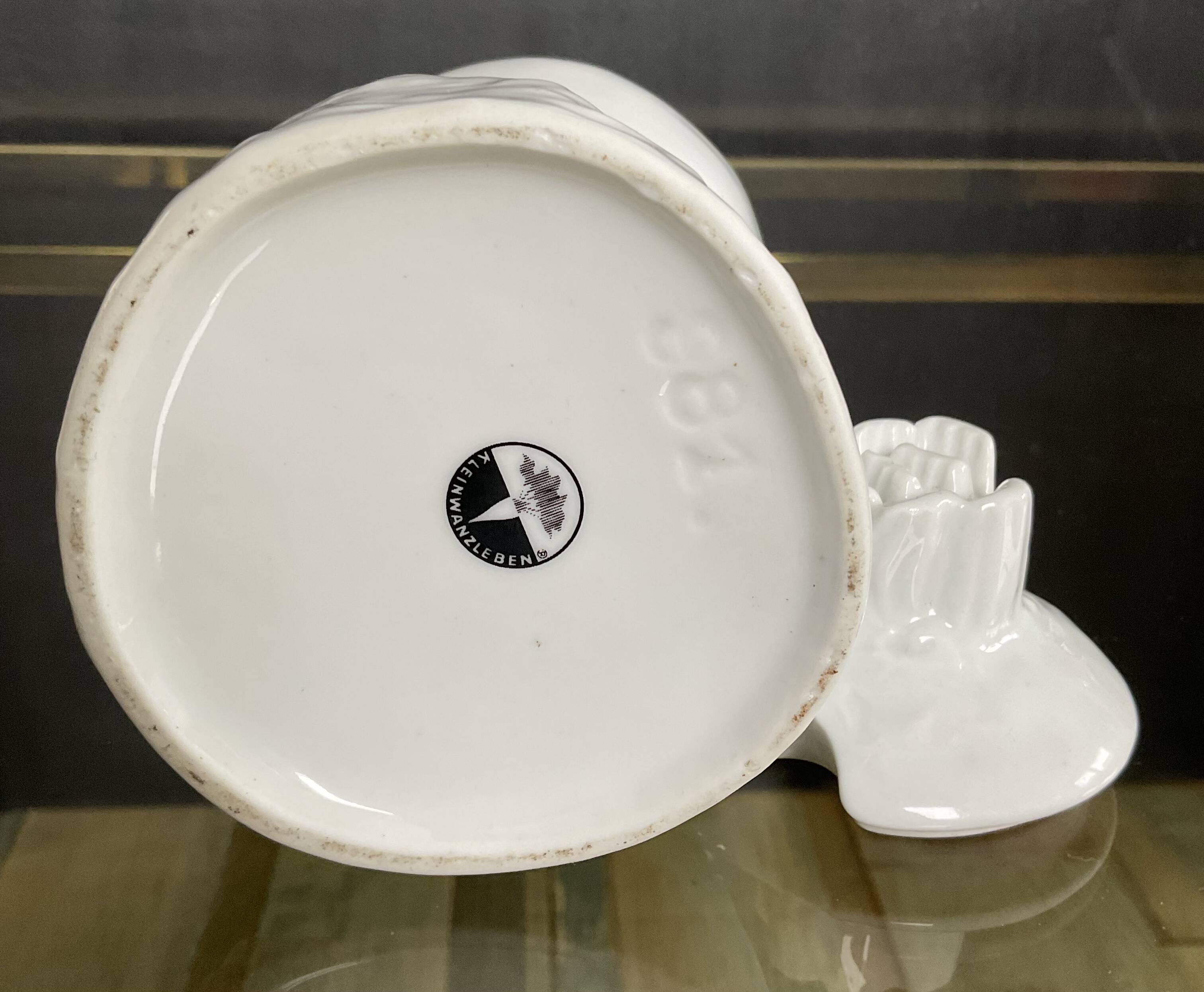 Old covered pot in porcelain Germany