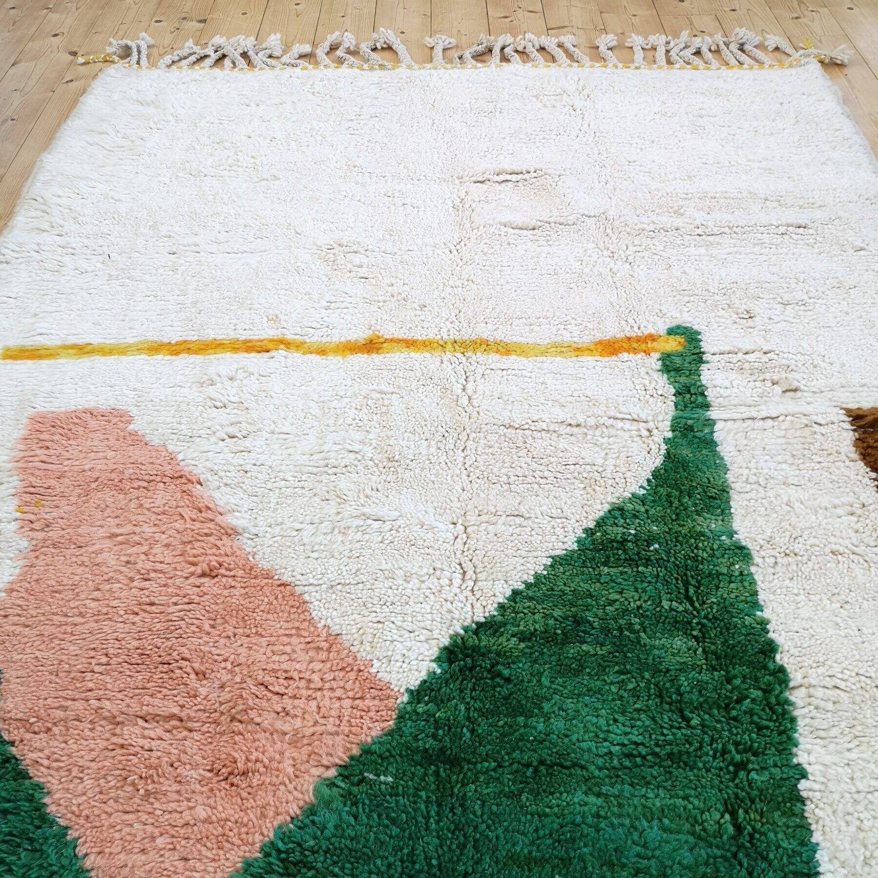 Traditional handmade Moroccan wool rug 250cmx150cm
