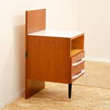Table de nuit du milieu du siècle entièrement rénovée par Mojmír Požár, années 1960, Tchécoslovaquie