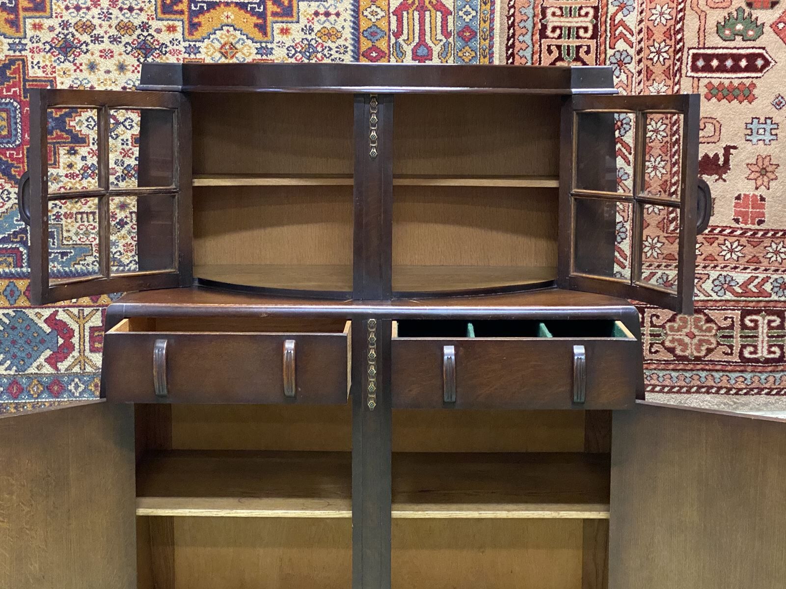 1930s English Art Deco oak buffet