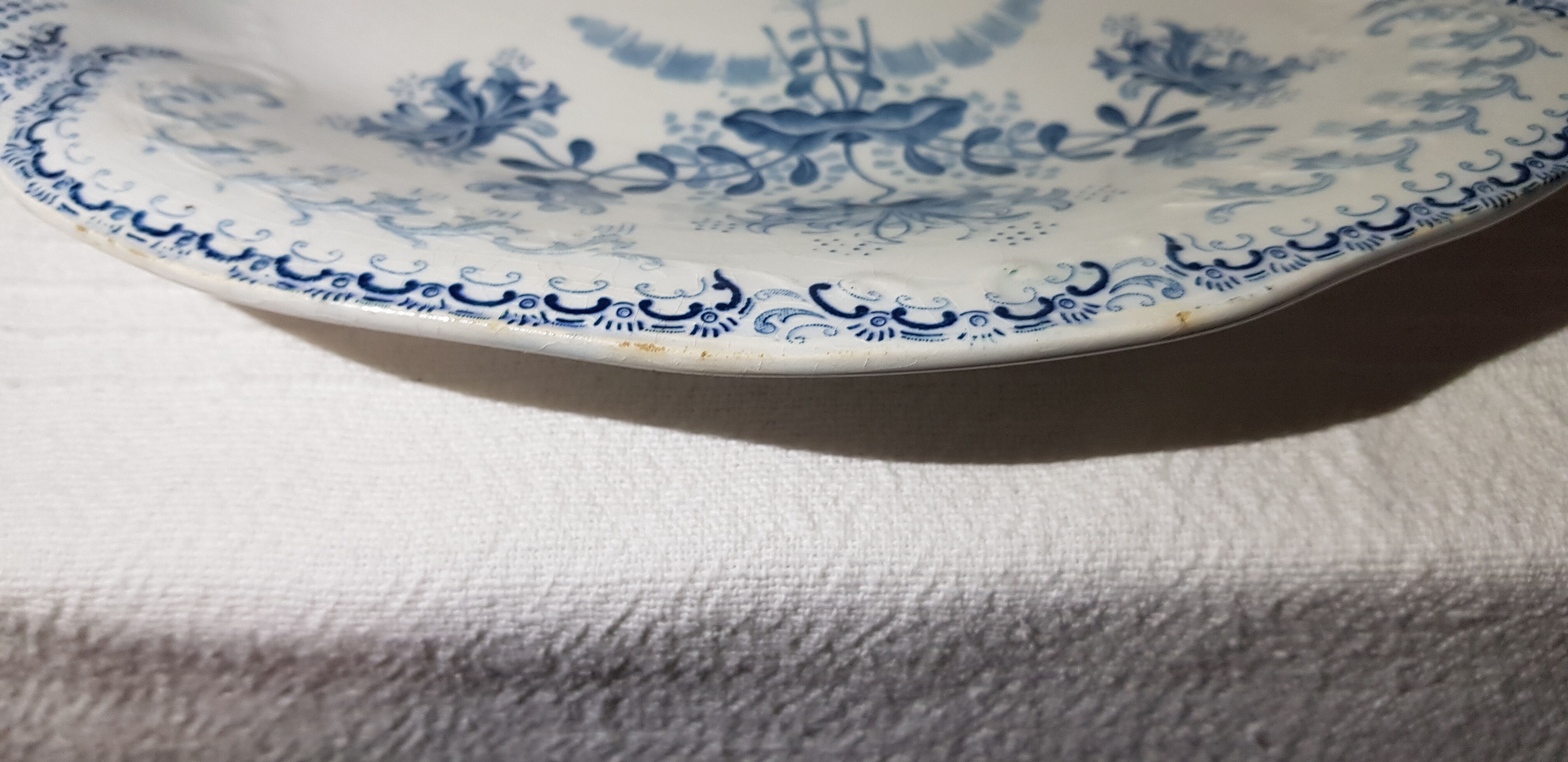 Earthenware dish of St Amand and Hamage North Regency model, iron earth