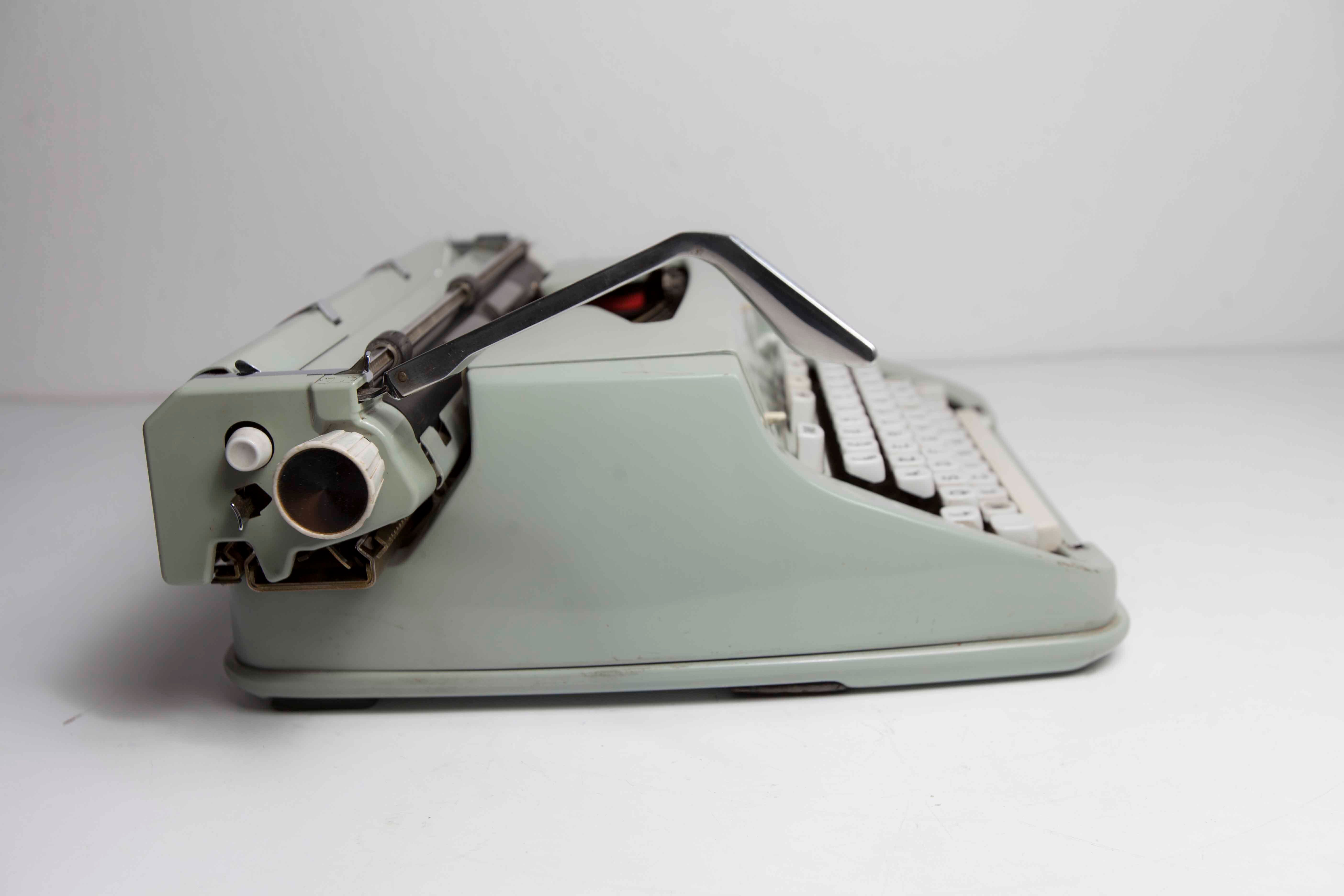 Hermes 3000 typewriter cleaned and tested