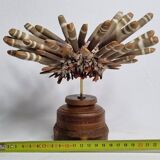 Ancien oursin crayon sur socle en bois tourné, 22 cm