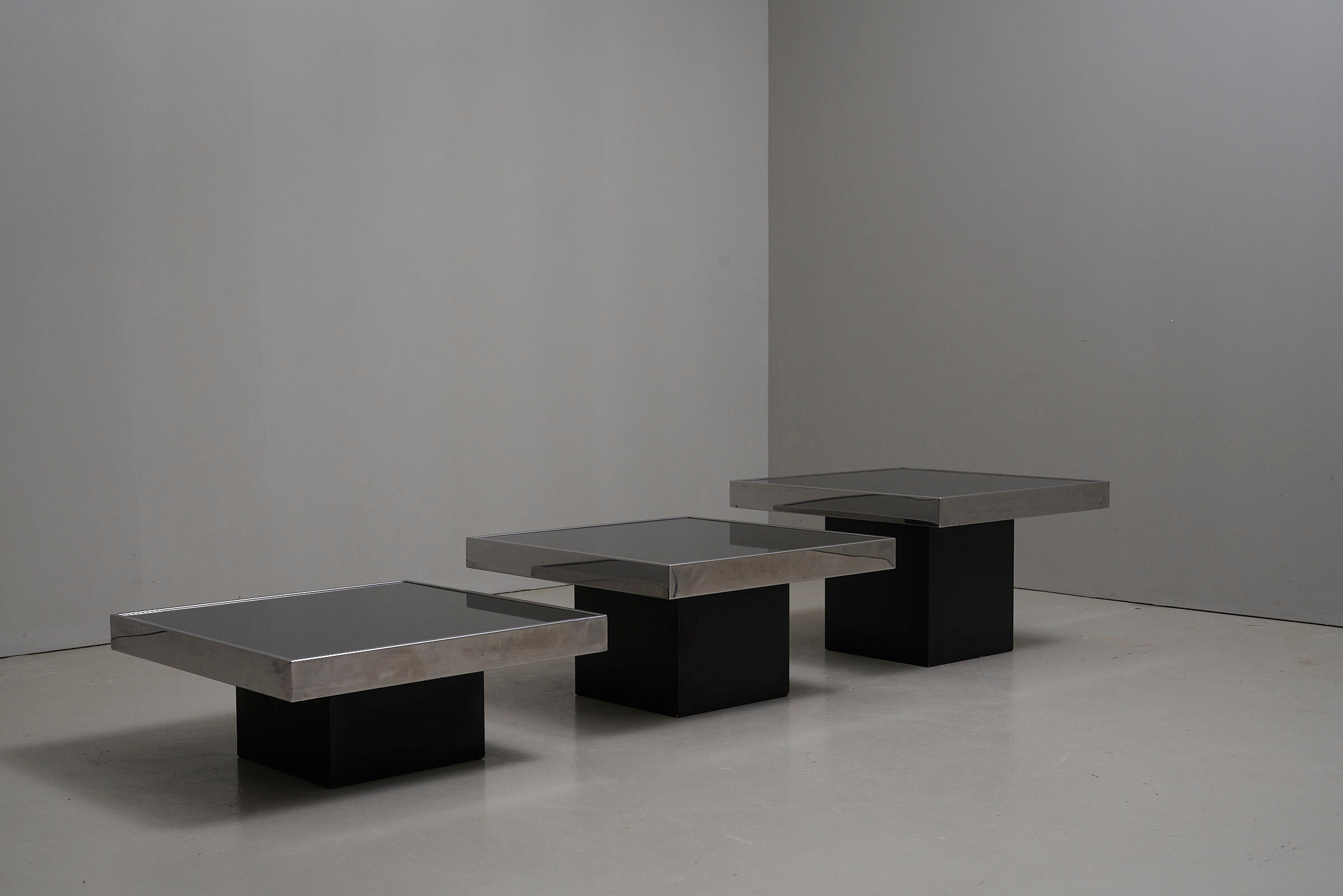 Set of 3 low tables in black mirror Cidue