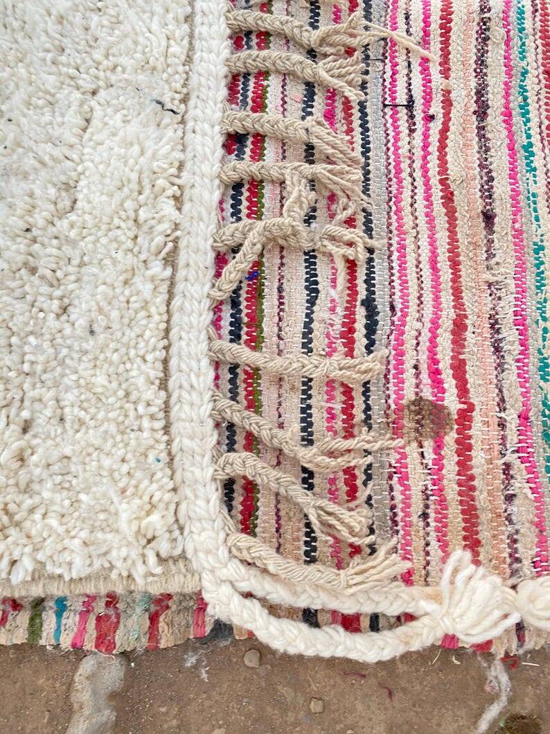 Berber rug in pure wool, size 150 x 250 cm