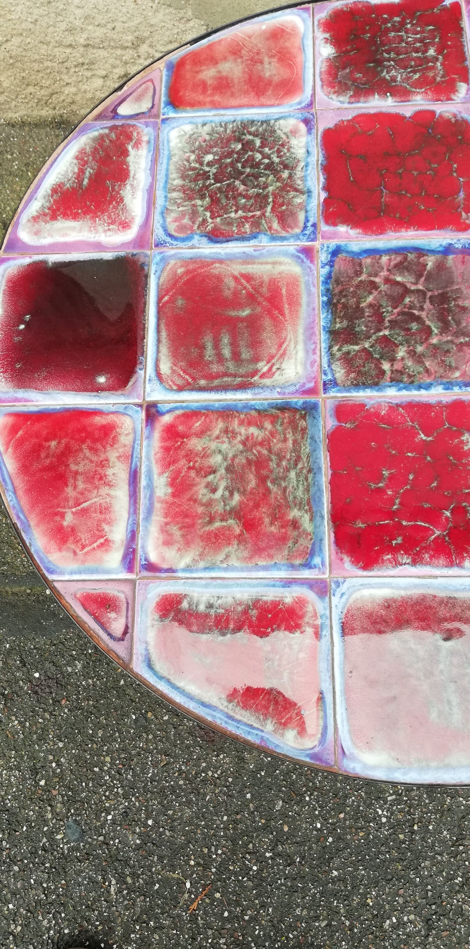 Table basse vintage céramique rouge