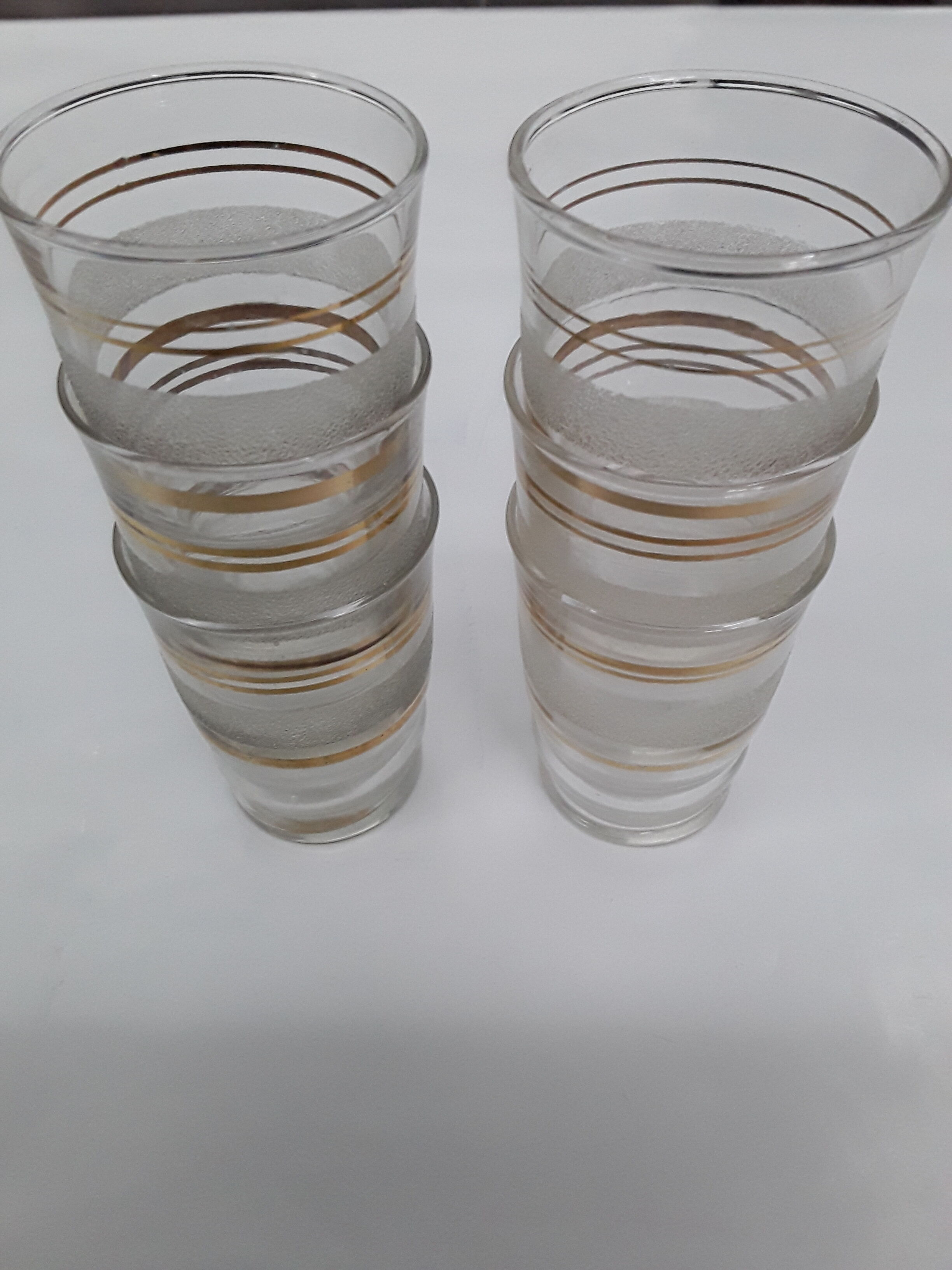 6 vintage glasses lined golden