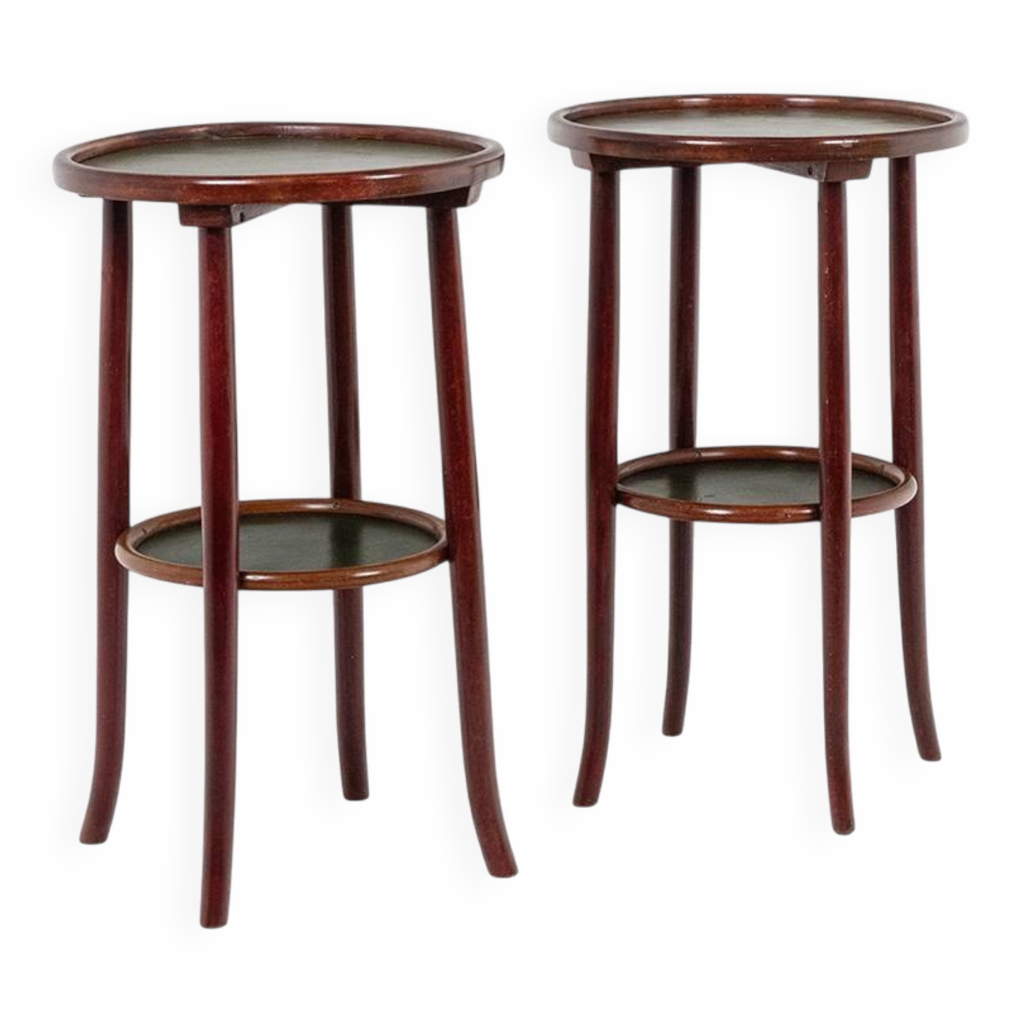 Thonet. Pair of side tables with 2 tops in stained beech. 1900s.