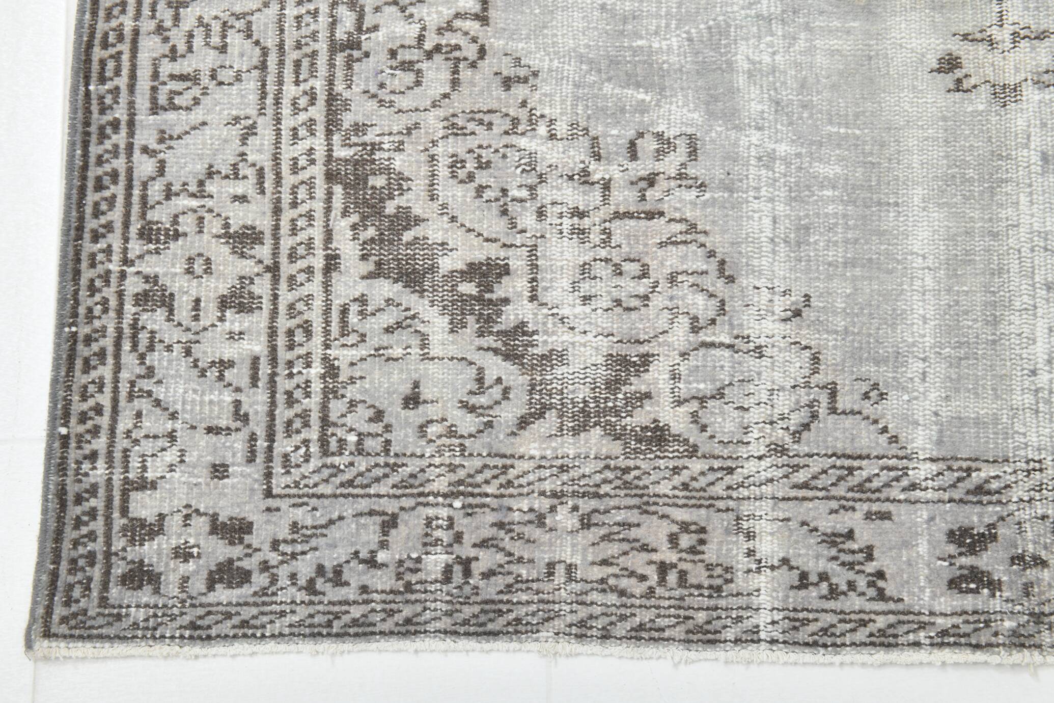 5x9 Shades Of Gray & Brown Classic Vintage Rug, 150x278Cm