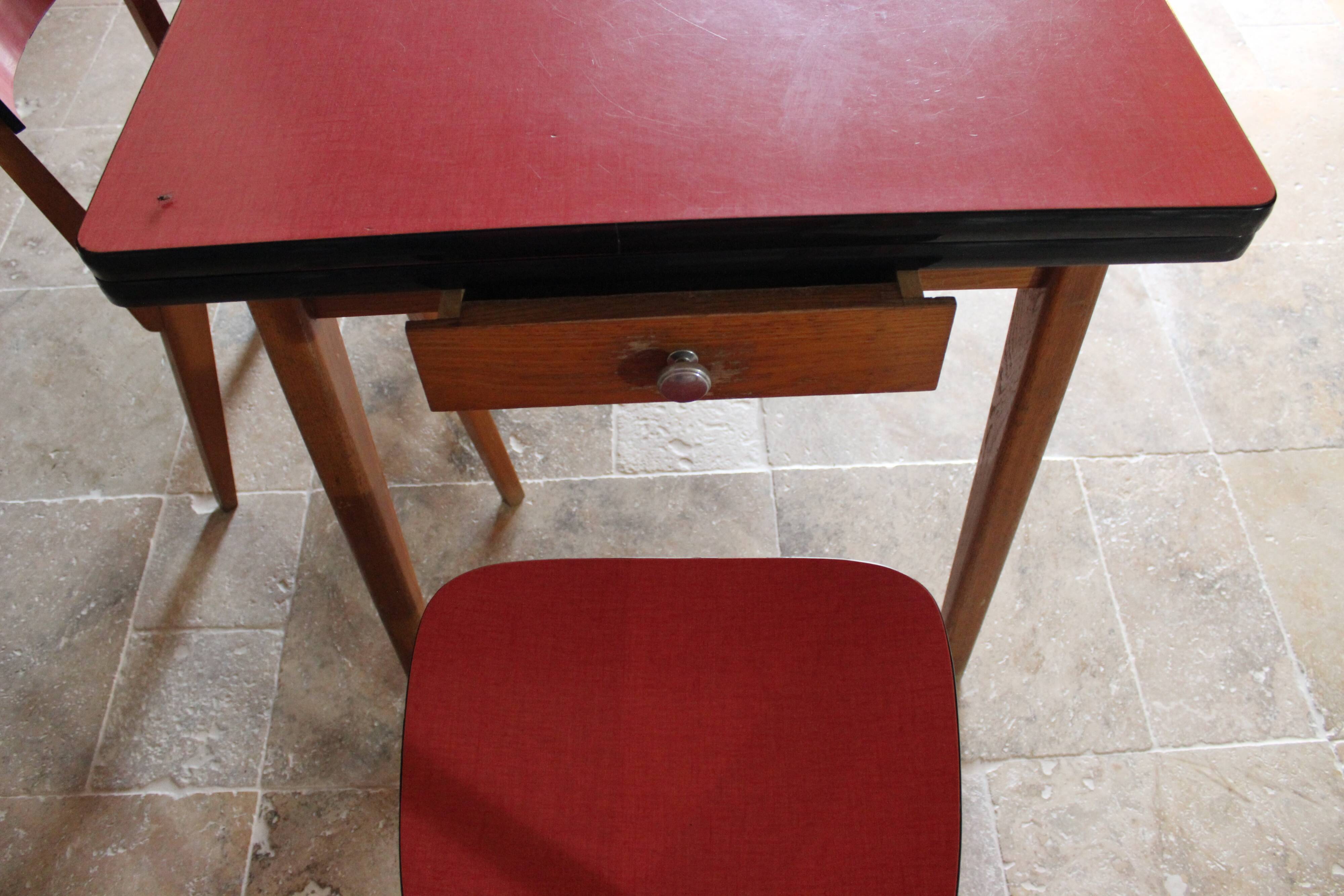 Kitchen table and its 4 chairs in wood and red formica, 1950