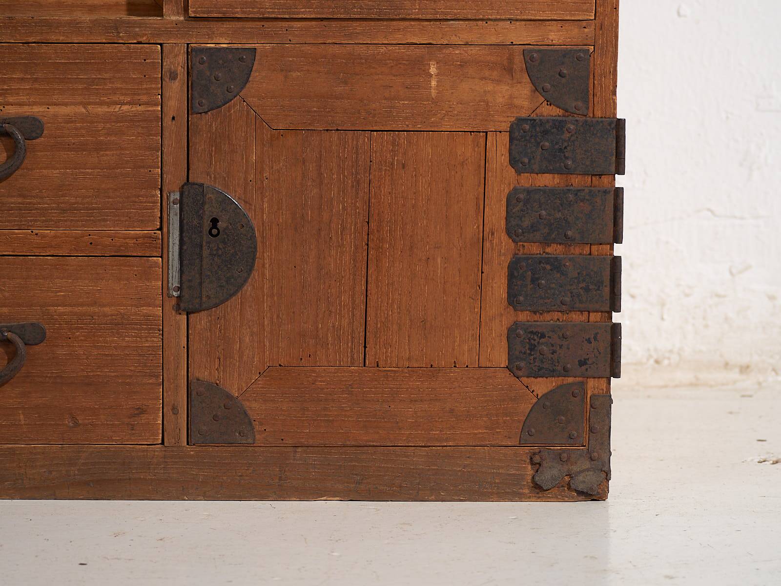 Antique storage furniture – Meiji / Taishō period (c.1868-1926) #98