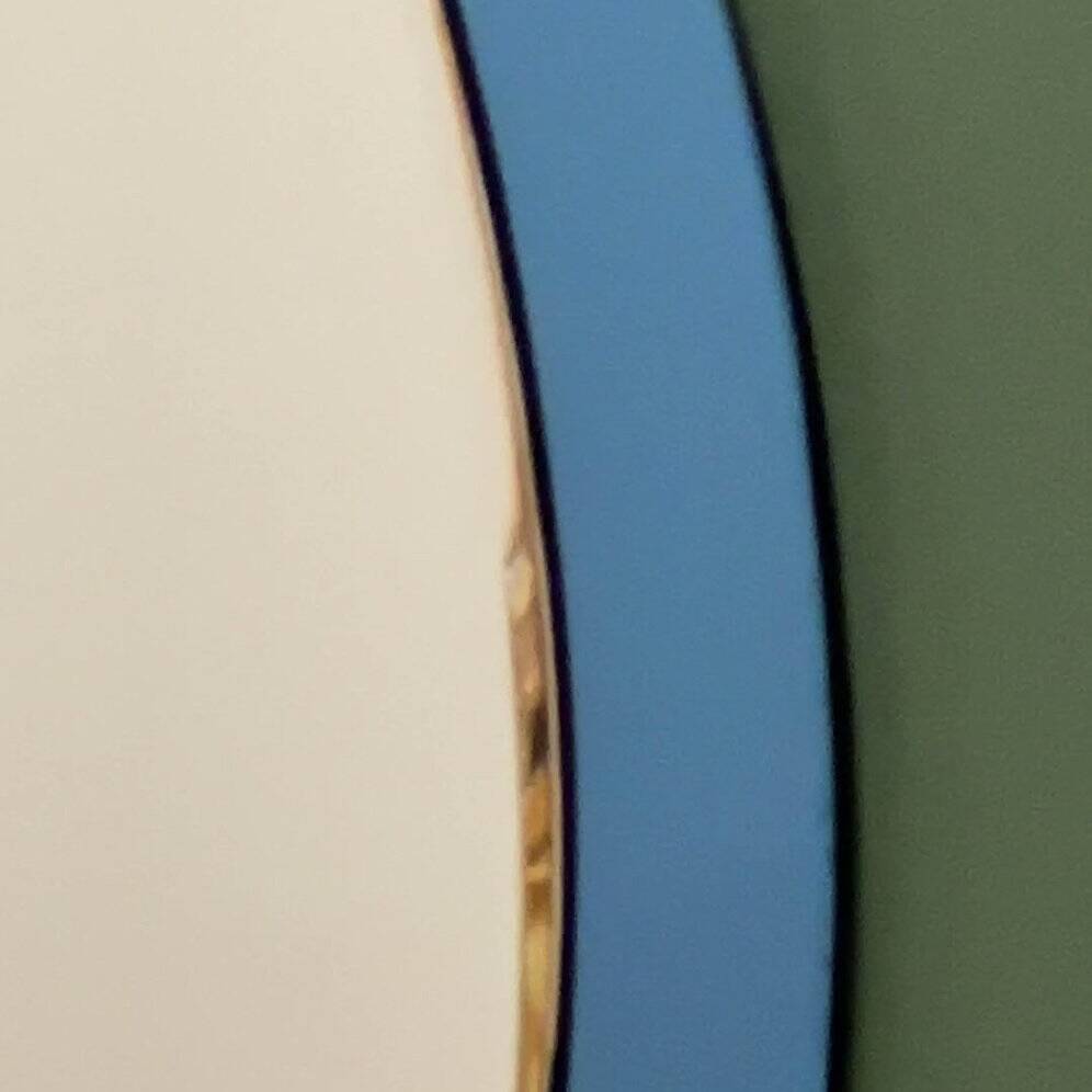 Rare paire de miroirs ovales bleus italiens, attribués à Cristal Arte, années 1970