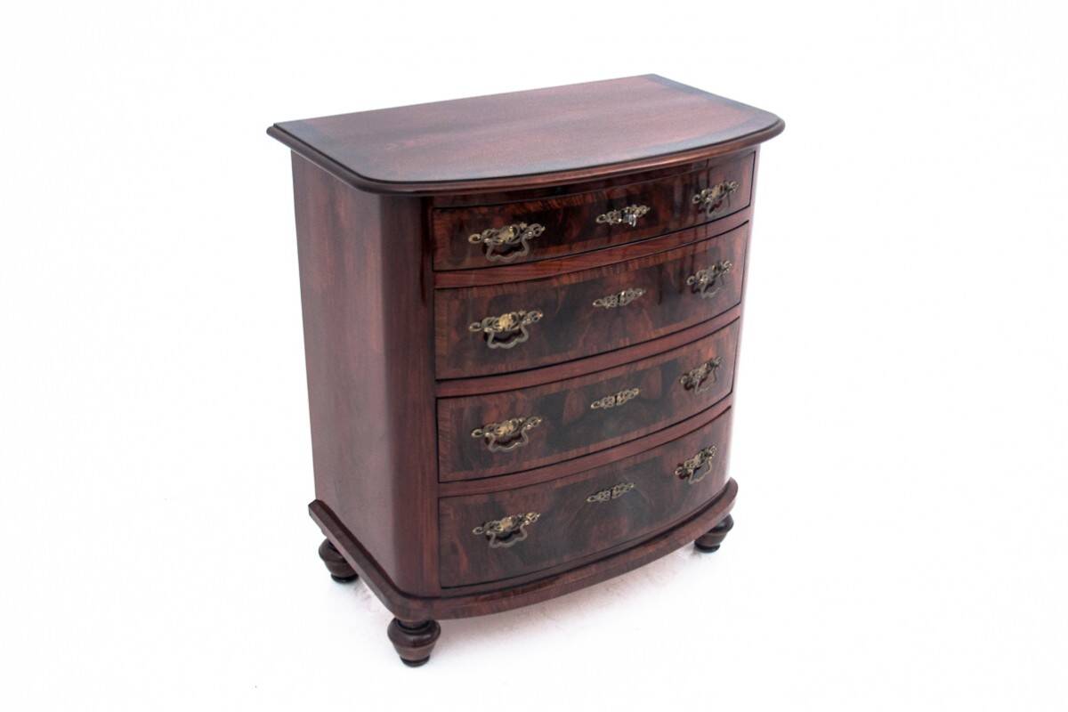 Walnut chest of drawers, Northern Europe, circa 1890. After renovation.